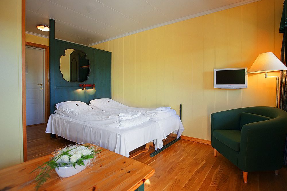 Fjordslottet Hotel Fotlandsvåg Zewnętrze zdjęcie