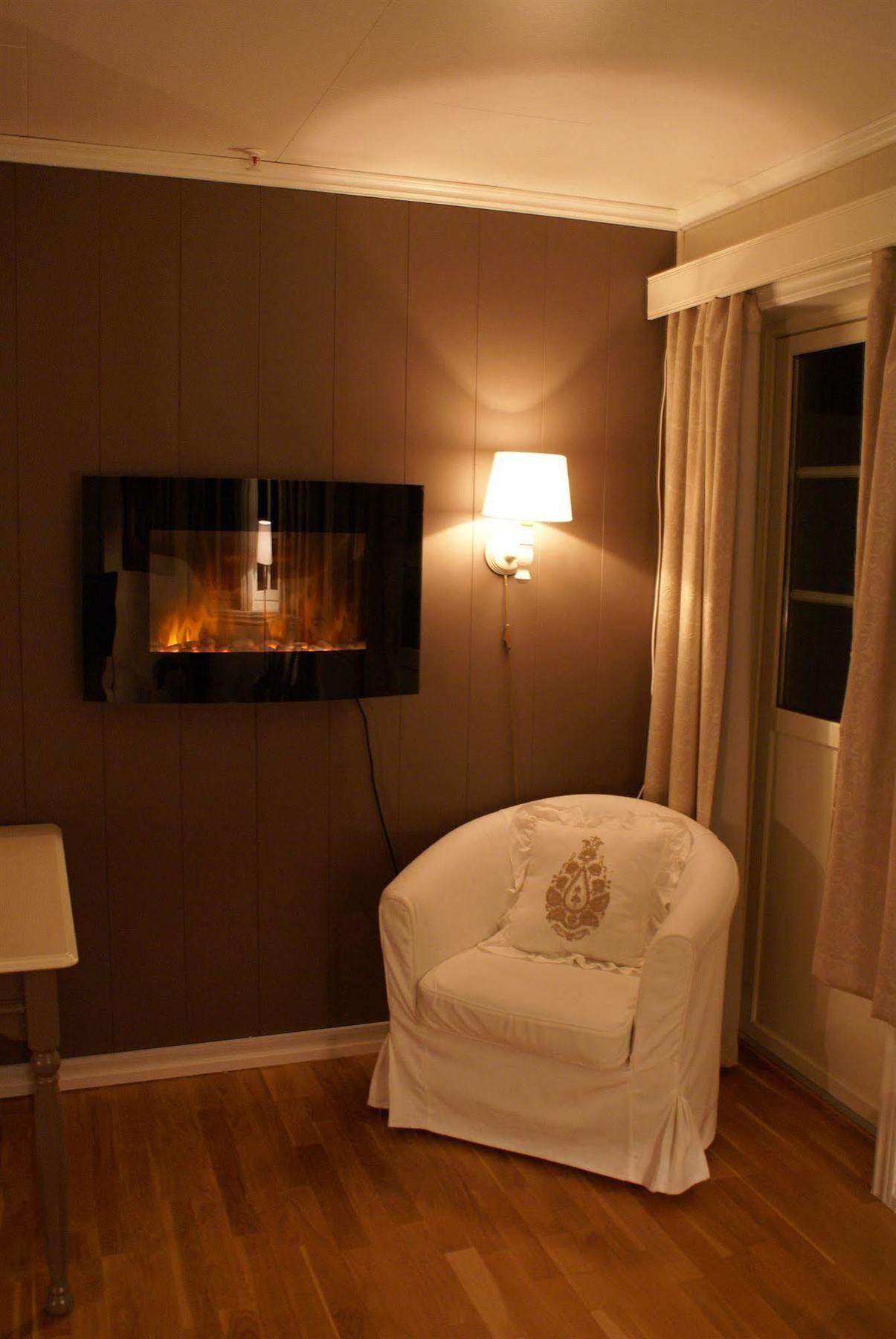 Fjordslottet Hotel Fotlandsvåg Zewnętrze zdjęcie