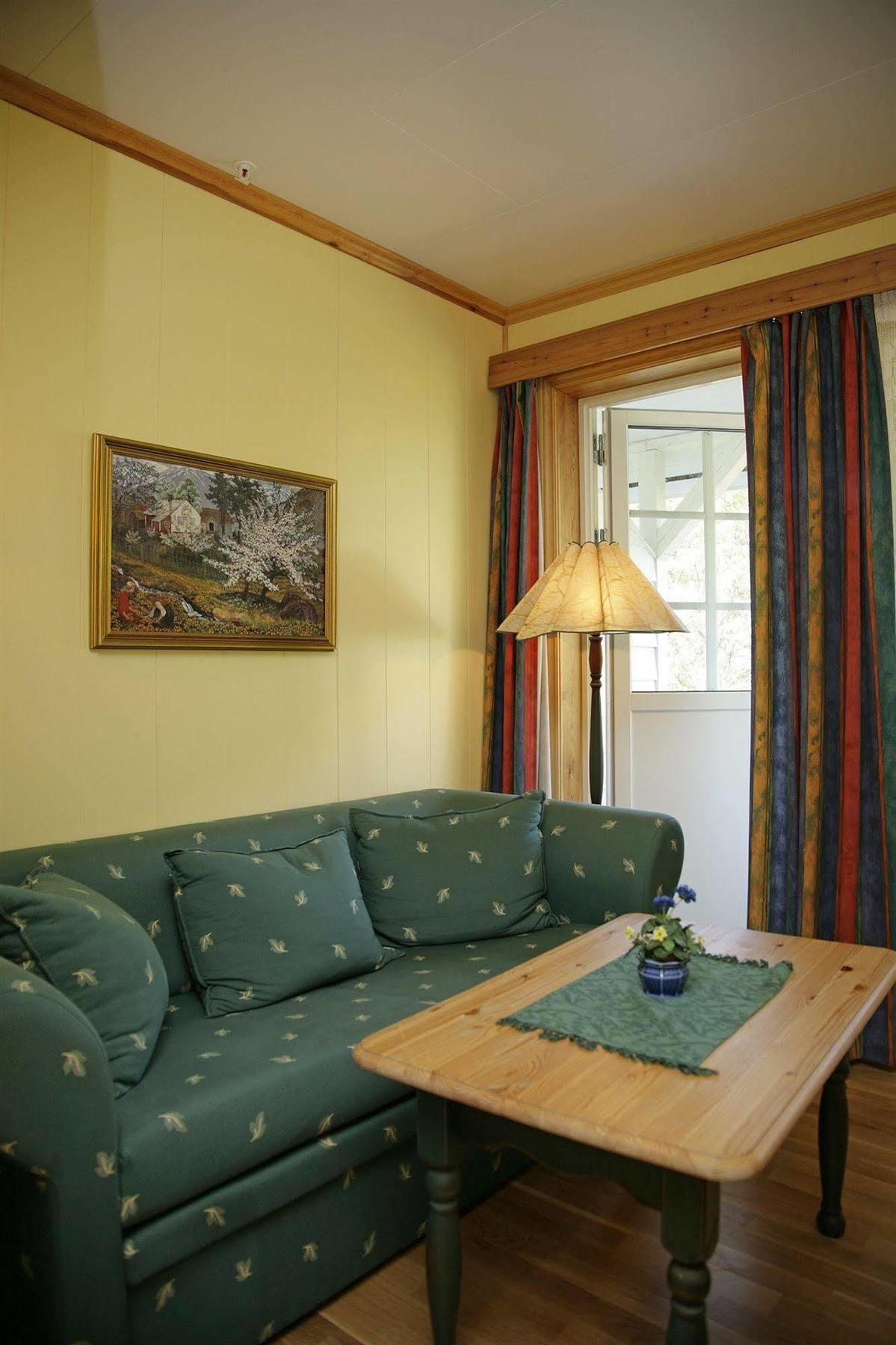 Fjordslottet Hotel Fotlandsvåg Zewnętrze zdjęcie